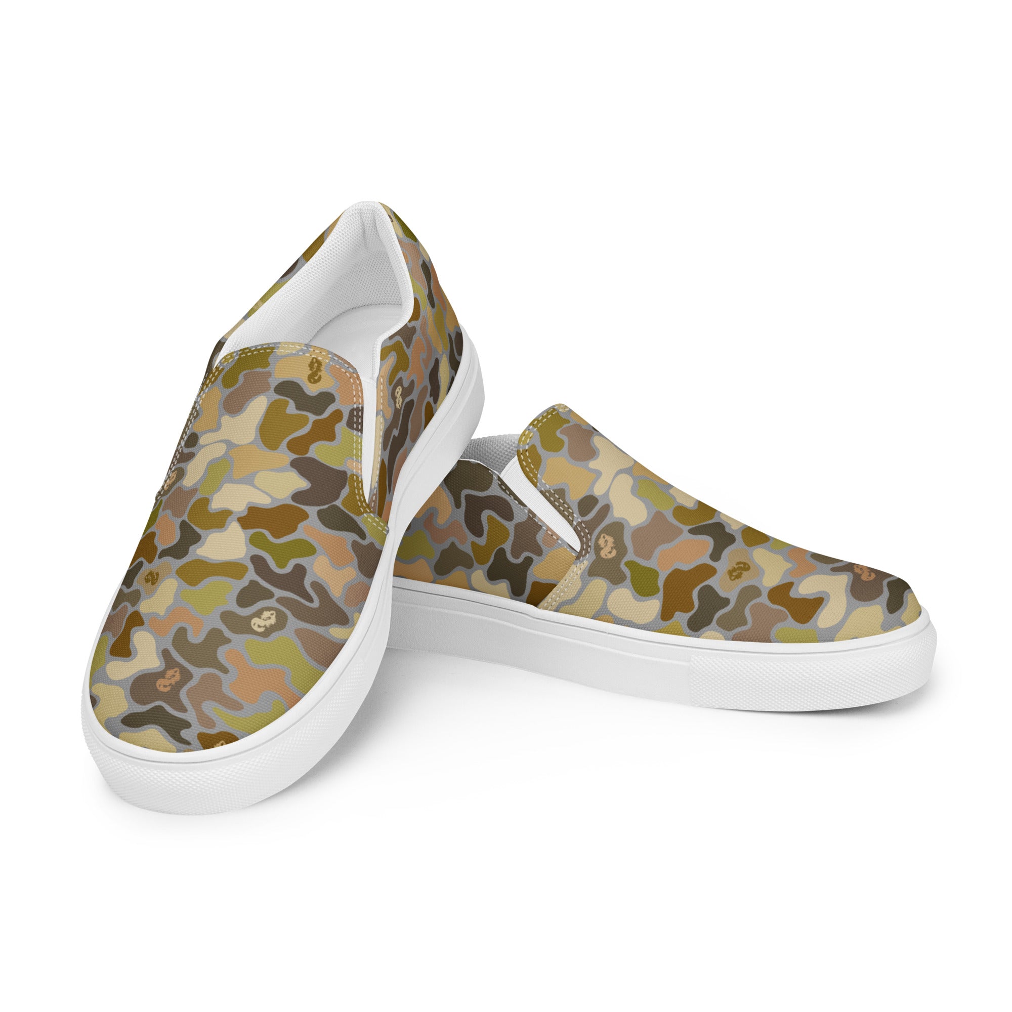 Camo canvas hot sale slip on shoes